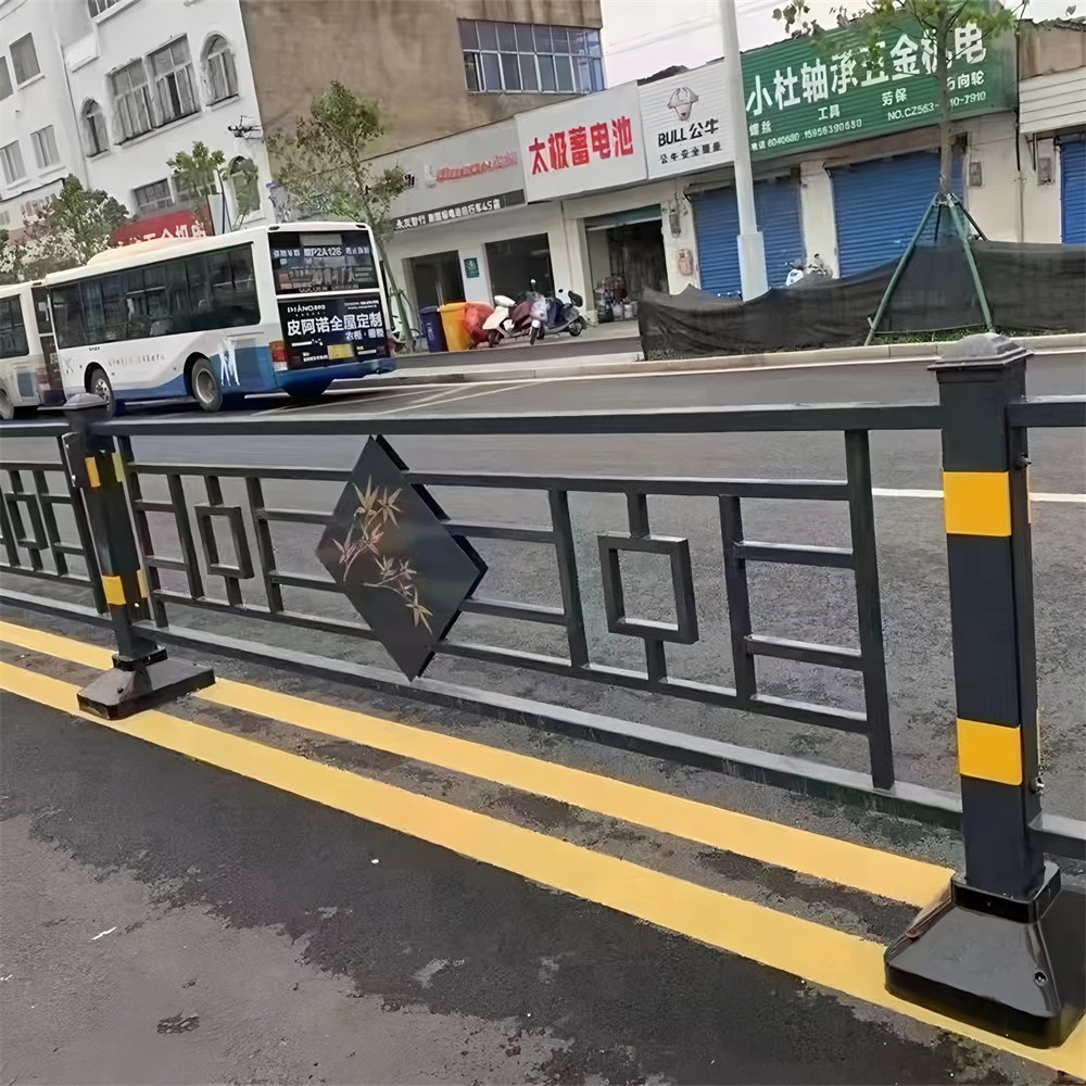 道路护栏14
